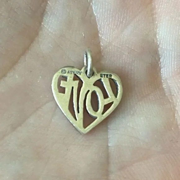 James Avery Retired Heart Full Of Love Charm - Picture 2 of 3